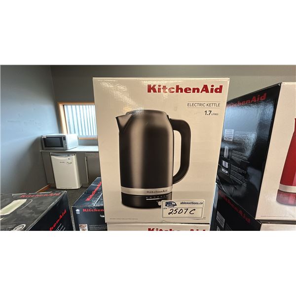 KITCHENAID ELCTRIC KETTLE 1.7L  NEW IN BOX-BLACK