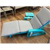Image 1 : TEAL LOUNGER AND SIDE TABLE