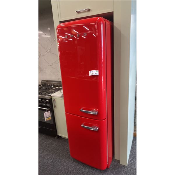 *DISPLAY MODEL, NO COMPRESSOR* SMEG FAB32 RETRO REFRIGERATOR / FREEZER W/ BTM FZ. MODEL FAB32ULRD3