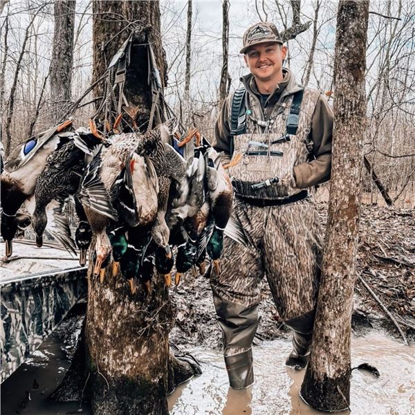 Arkansas 2 Day flooded timber duck and goose hunt for 2 hunters. Special Bonus Offer