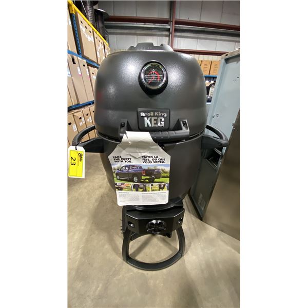 BROIL KING MODEL 911470. KEG 5000 KAMADO STYLE CHARCOAL GRILL & SMOKER