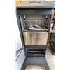 Image 5 : BROIL KING MODEL 923610. VERTICAL CHARCOAL CABINET SMOKER