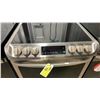 Image 3 : LG MODEL LSE5615ST. 30" ELECTRIC SLIDE IN GLASS TOP 4 BURNER / WARMING ZONE RANGE