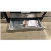 Image 5 : FRIGIDAIRE MODEL PCFE308CAF. 30" STAINLESS STEEL ELECTRIC SLIDE IN RANGE WITH