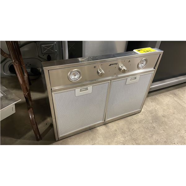 SMEG STAINLESS STEEL 24" COMMERCIAL STYLE WALL MOUNTED RANGE HOOD