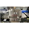 Image 4 : NAPOLEON ROUGE XT 425 MODEL RXT425SIBNSS. STAINLESS STEEL 3 BURNER NG OUTDOOR GRILL WITH SIDE BURNER