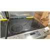 Image 2 : GE MODEL JCSS630SM5SS. 30" STAINLESS STEEL ELECTRIC SLIDE IN RANGE WITH