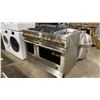 Image 2 : JENNAIR RISE STAINLESS STEEL 48" 6 BURNER DUAL FUEL PROFESSIONAL STYLE RANGE WITH CHROME-INFUSED