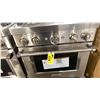 Image 3 : KITCHENAID MODEL KFDC500JSS. STAINLESS STEEL 30" SMART COMMERCIAL STYLE DUAL FUEL RANGE