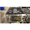 Image 3 : KITCHENAID MODEL KFGC500JSS. STAINLESS STEEL 30" SMART COMMERCIAL STYLE NATURAL GAS RANGE