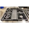 Image 5 : KITCHENAID MODEL KFGC500JSS. STAINLESS STEEL 30" SMART COMMERCIAL STYLE NATURAL GAS RANGE