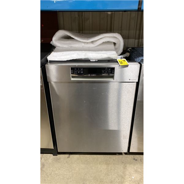 BOSCH MODEL SHE78CM5N. STAINLESS STEEL  23.5" EURO REC FRONT CONTROL INSERT DISHWASHER
