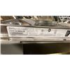 Image 4 : BOSCH MODEL SHE78CM5N. STAINLESS STEEL  23.5" EURO REC FRONT CONTROL INSERT DISHWASHER