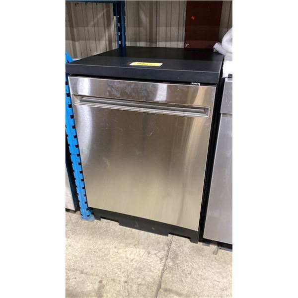 GE MODEL GPT225SSLSS. STAINLESS STEEL  24" INTEGRATED CONTROL PORTABLE DISHWASHER