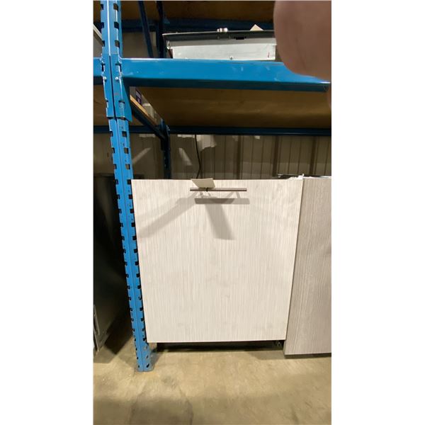 GE MODEL GDT410SIFII. WOOD GRAIN PANEL READY  24" INTEGRATED CONTROL INSERT DISHWASHER