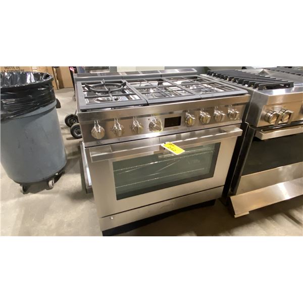 SMEG MODEL CPF36UGMX. 36" STAINLESS STEEL DUAL FUEL RANGE WITH 5 BURNERS & MULTIFUNCTION OVEN