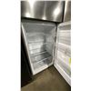 Image 3 : LG MODEL LT13C2000V. 13.2 CU FT 24" STAINLESS STEEL TOP FREEZER REFRIGERATOR
