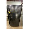 Image 1 : G.E APPLIANCES MODEL GTS18FTLKBB. 18 CU FT 30" TEXTURED BLACK TOP FREEZER REFRIDGERATOR
