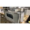 Image 3 : THERMADOR MODEL MD30WS. 30" STAINLESS STEEL BUILT-IN MICROWAVE DRAWER
