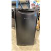 Image 2 : DANBY MODEL DAR033A6BDB. 3.3 CU FT MATT BLACK COMPACT REFRIGERATOR