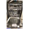 Image 3 : BOSCH MODEL SHP78CM4N. 800 SERIES BLACK STAINLESS STEEL 42 DBA SMART DISHWASHER