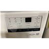Image 5 : LG MODEL WM3400CW. WHITE FRONT-LOAD WASHER