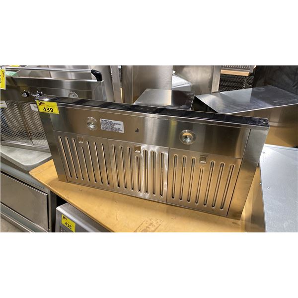 JENNAIR MODEL JVR0436HS0. 36" 550 CFM STAINLESS STEEL RECIRCULATING WALL MOUNT CANOPY HOOD WITH