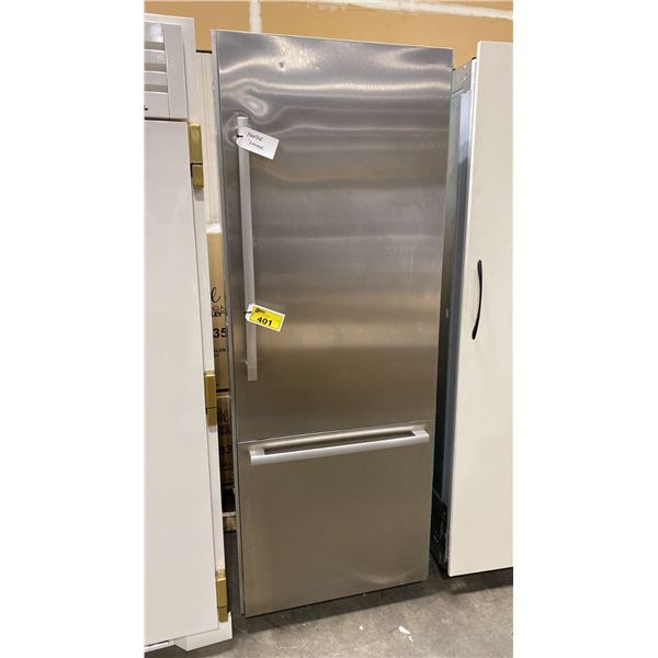 BOSCH MODEL B30BB935SS 30" STAINLESS STEEL BI 2 DOOR BUILT IN BOTTOM FREEZER REFRIGERATOR
