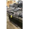 Image 2 : FRIGIDAIRE MODEL FGGH3047VD. 5.4 CU.FT. STAINLESS & BLACK 5 BURNER RANGE STOVE
