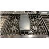 Image 3 : FRIGIDAIRE MODEL FGGH3047VD. 5.4 CU.FT. STAINLESS & BLACK 5 BURNER RANGE STOVE