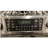 Image 5 : FRIGIDAIRE MODEL FGGH3047VD. 5.4 CU.FT. STAINLESS & BLACK 5 BURNER RANGE STOVE