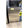Image 1 : BLAZE GRILLS MODEL BLZ-SSRF-5.5. 24" 5,5 CU FT STAINLESS STEEL OUTDOOR RATED COMPACT REFRIGERATOR