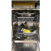 Image 2 : ASKO MODEL DB1364LS. 24" 42 DBA STAINLESS STEEL XL BUILT IN DISHWASHER WITH 9 WASH CYCLES,