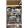 Image 2 : BOSCH MODEL SHEM3AY55N. 24" 50 DBA BUILT IN STAINLESS STEEL DISHWASHER WITH OVERFLOW PROTECTION,