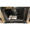 Image 4 : GE MODEL JCGS760BELTS. PREMIUM BLACK STAINLESS APPEARANCE 5.6 CU.FT. GAS RANGE