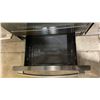 Image 5 : GE MODEL JCGS760BELTS. PREMIUM BLACK STAINLESS APPEARANCE 5.6 CU.FT. GAS RANGE