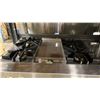 Image 2 : JENNAIR 36" 4 BURNER GAS PROFESSIONAL STYLE RANGE TOP WITH MIDDLE GRIDDLE