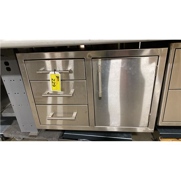 ALFRESCO OUTDOOR MODEL AXE-DDC-R-SC. 32" STAINLESS STEEL BUILT IN STORAGE COMBO WITH RIGHT HINGED