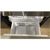 Image 3 : LG MODEL LF21C6200S. 33" 21 CU FT STAINLESS STEEL COUNTER DEPTH MAX FRENCH DOOR REFRIGERATOR