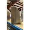 Image 2 : FRIGIDAIRE MODEL FHWC3050RSA. 30" 400 CFM STAINLESS STEEL UNDER CABINET RANGE HOOD WITH