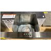Image 3 : SMEG MODEL KSM30XU. 30" STAINLESS STEEL WALL MOUNTED CHIMNEY RANGE HOOD