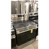 Image 1 : LG MODEL LREN6323YE. 30" ELECTRIC RANGE WITH TRUE CONVECTION & AIR FRY BLACK & STAINLESS