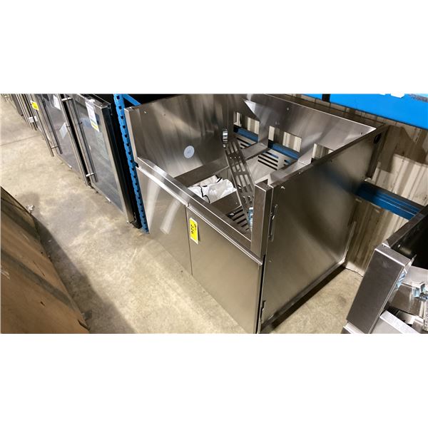STAINLESS STEEL BUILT IN 2 DOOR OUTDOOR KITCHEN BBQ STAND APPROX 36"W X 28"D X 35"H