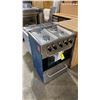 Image 1 : UNIQUE MODEL UPG-24VPC1 S/S. 24" PRESTIGE CONVECTION GAS RANGE *MISSING BURNER GRATES*