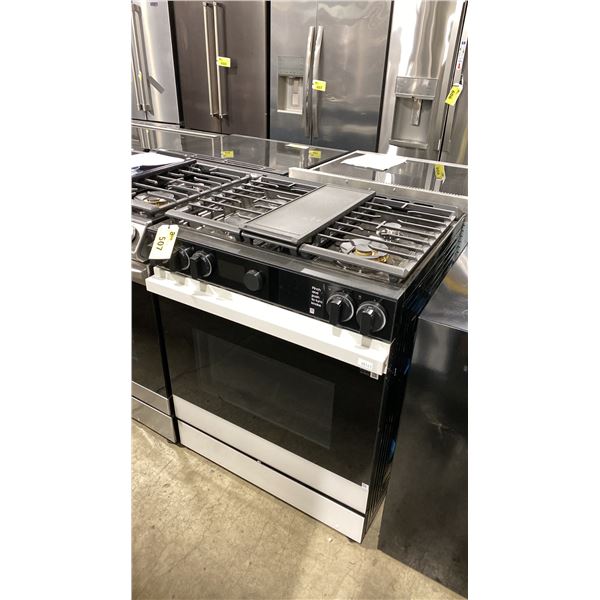 SAMSUNG MODEL NSG6DB870012AA. 30" 6.0 CU FT BLACK/WHITE BESPOKE SMART SLIDE IN GAS RANGE