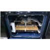 Image 4 : SAMSUNG MODEL NSG6DB870012AA. 30" 6.0 CU FT BLACK/WHITE BESPOKE SMART SLIDE IN GAS RANGE