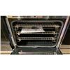 Image 3 : HESTAN MODEL KRD485GD-NG-BK. 48" STAINLESS STEEL/BLACK FREESTANDING DUAL FUEL RANGE WITH 5 BURNERS,