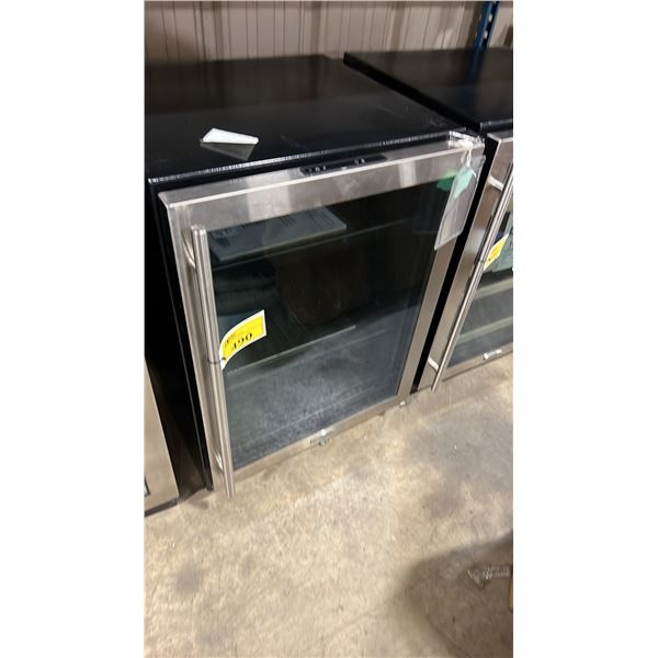 MARVEL MODEL ML24BCG1RS. 24" UNDERCOUNTER BEVERAGE CENTER WITH 3-IN-1 CONVERTIBLE SHELVING