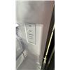 Image 9 : SAMSUNG MODEL RF22A4221SR. 30" 22.1 CU FT STAINLESS STEEL FRENCH DOOR REFRIGERATOR WITH EXTERNAL