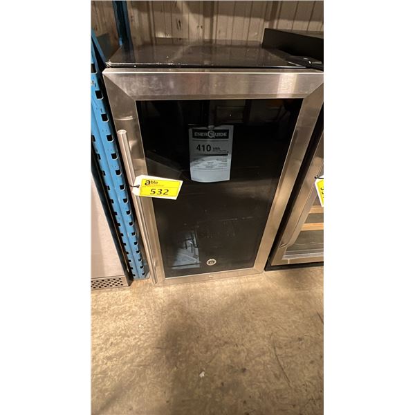 G.E APPLIANCES MODEL GWS04HAESS. 19" LOCKING WINE REFRIGERATOR *HAS KEYS*